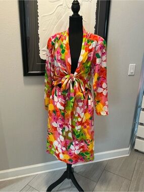 Diane Von Furstenberg DVF 100 % silk floral Thai front dress size 14 multi color